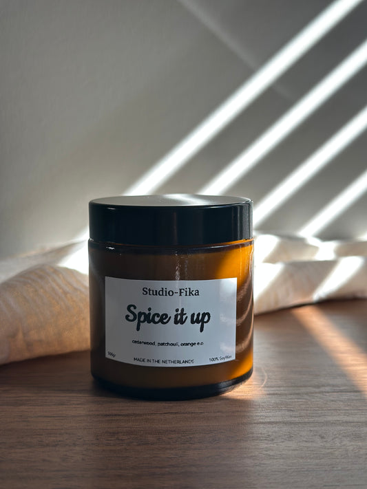 Spice it Up Geurkaars | Amber Jar Candle