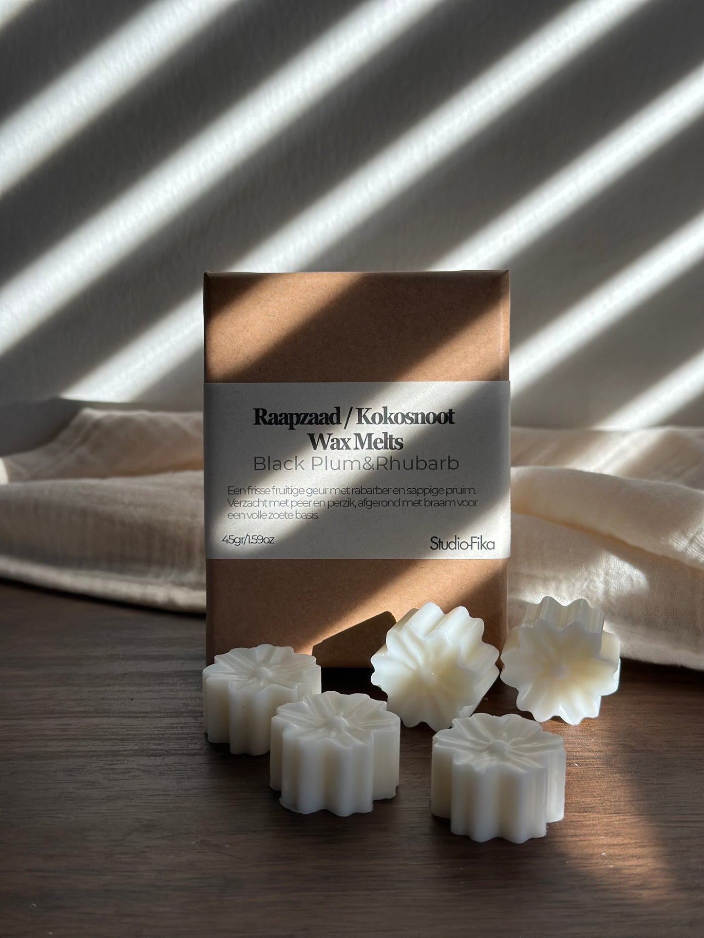 Black Plum & Rhubarb Wax Melts | Studio-Fika